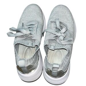 Nurture by Lamaze Gray Athletic Shoes Size 8 1/2